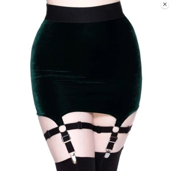 NWT Killstar Cassandra emerald green velvet miniskirt with garter size small - Picture 1 of 7